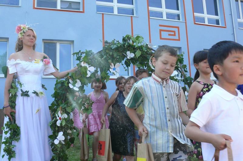 Budoucí školáci se loučili s mateřskou školou v Zahradní ulici.
