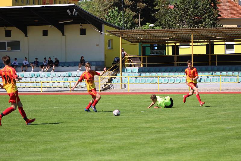 KP staršího dorostu: Tatran Prachatice - Meteor Tábor 5:1 (4:1).