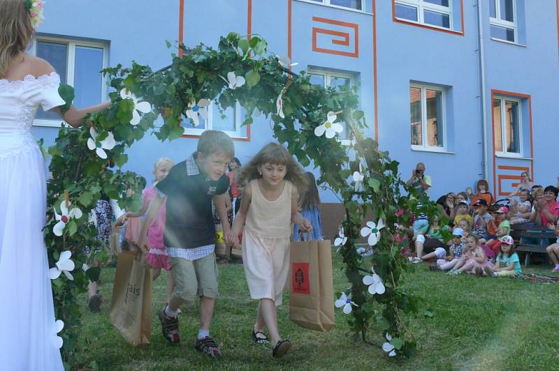 Budoucí školáci se loučili s mateřskou školou v Zahradní ulici.