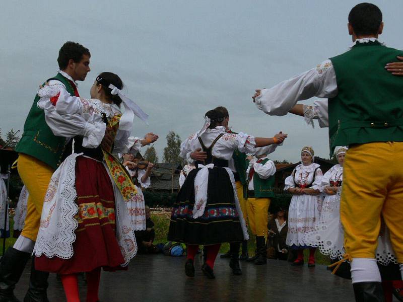 Tittlingu vládl folklor.