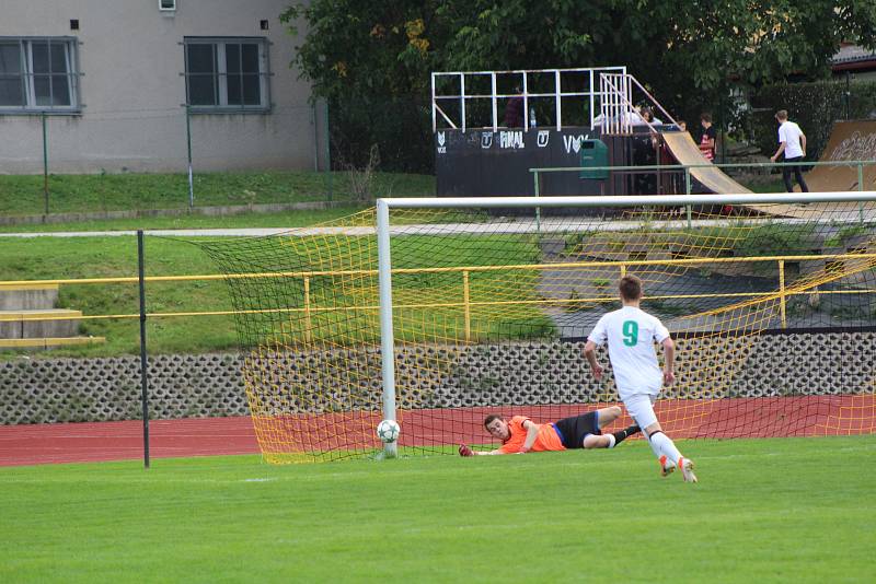 Fotbalová I.A třída: Prachatice - Roudné 3:0.