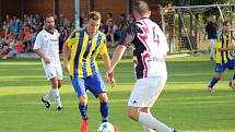 V pošumavském derby Čkyňští (pruhované dresy) přehráli Stachy 4:0.