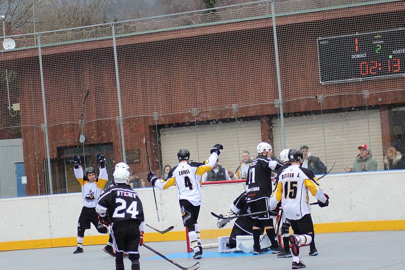 Hokejbalisté HBC Prachatice porazili Svítkov Stars Pardubice 5:2 a jsou ve čtvrtfinále play off.