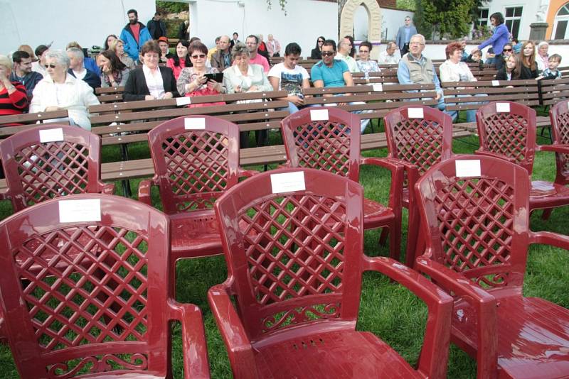 V sobotu bylo v Husinci slavnostně otevřeno Centrum Mistra Jana Husa za účasti veřejnosti a řady významných hostů.