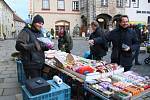 Třetí adventní neděle přinesla do centra Prachatic trhy, divadelní pohádku, výtvarné dílny pro děti, výstavu vánočních světýlek, hudební produkce a anděly ve všech velikostech.