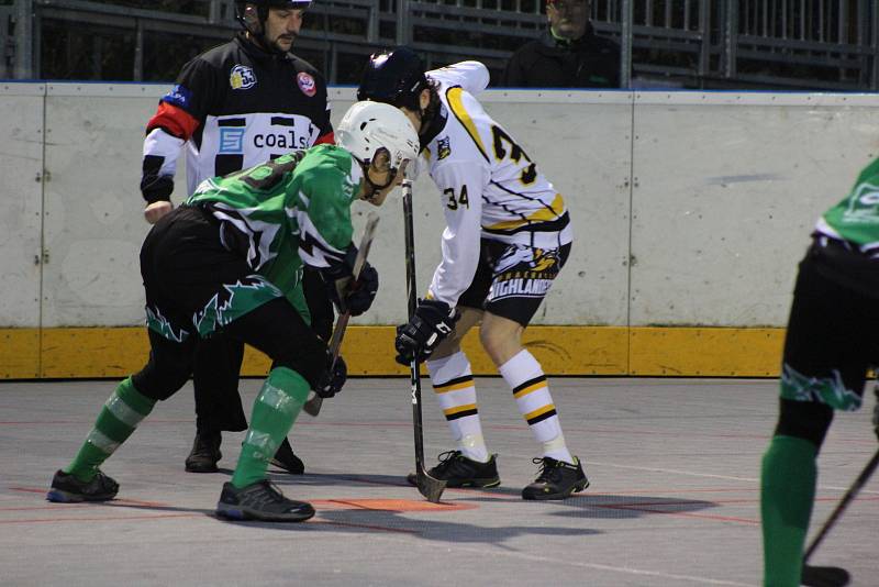 Hokejbalová první liga: HBC Prachatice - Pedagog Č. Budějovice 4:2.