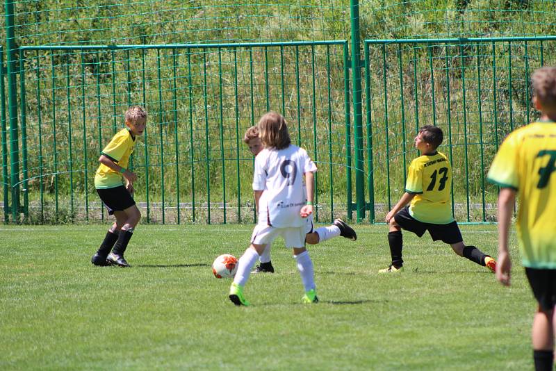 Mladí fotbalisté si zahráli zajímavý turnaj v Lažištích.