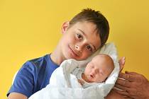MAREK KOTAL, ČKYNĚ.Narodil se ve čtvrtek 15. srpna v 8 hodin a 23 minut ve strakonické porodnici. Vážil 2 770 gramů. Má brášku Tomáše (8 let). Rodiče: Zuzana a Jan.