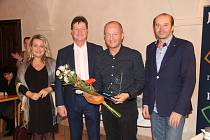 Na podnikatelském fóru v Prachaticích předseda prachatické Jihočeské hospodářské komory Václav Franz předával ceny nejlepším podnikatelům roku 2019.