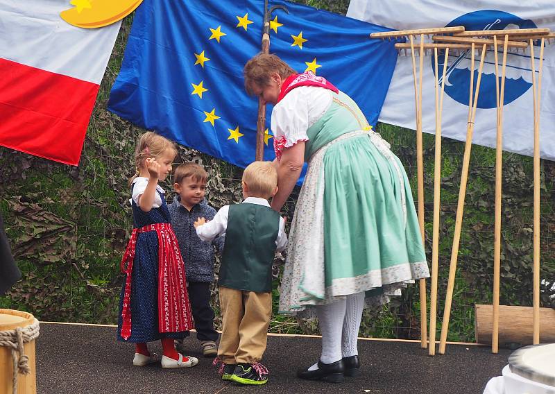 Zahájení plavení na Schwarzenberském plavebním kanále na Jeleních Vrších.