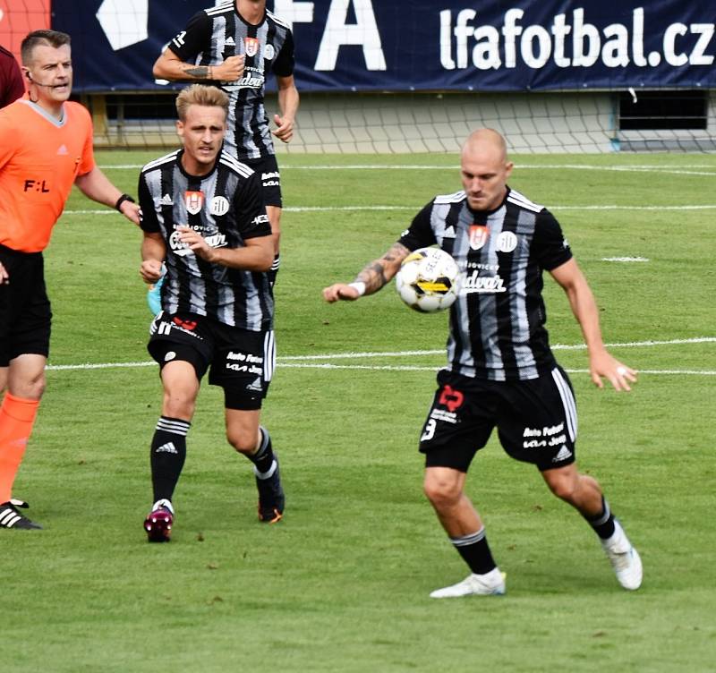 Dynamo Č. Budějovice - Sparta Praha 0:2 (0:2).