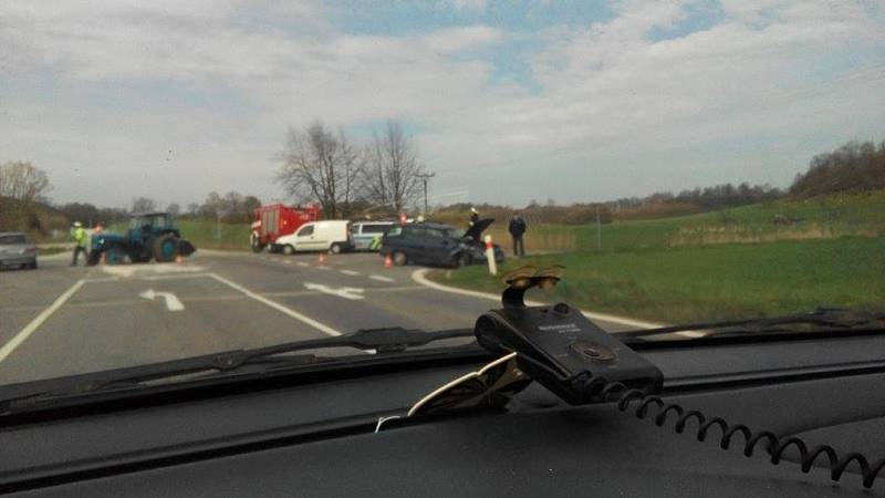 Středa 13. dubna: Nehoda na křižovatce U Stopařky.