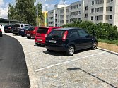 Za dva roky Vimperští přidali osmdesát parkovacích míst na sídlištích. Letos budou pokračovat u obchodního domu na ve starém sídlišti.