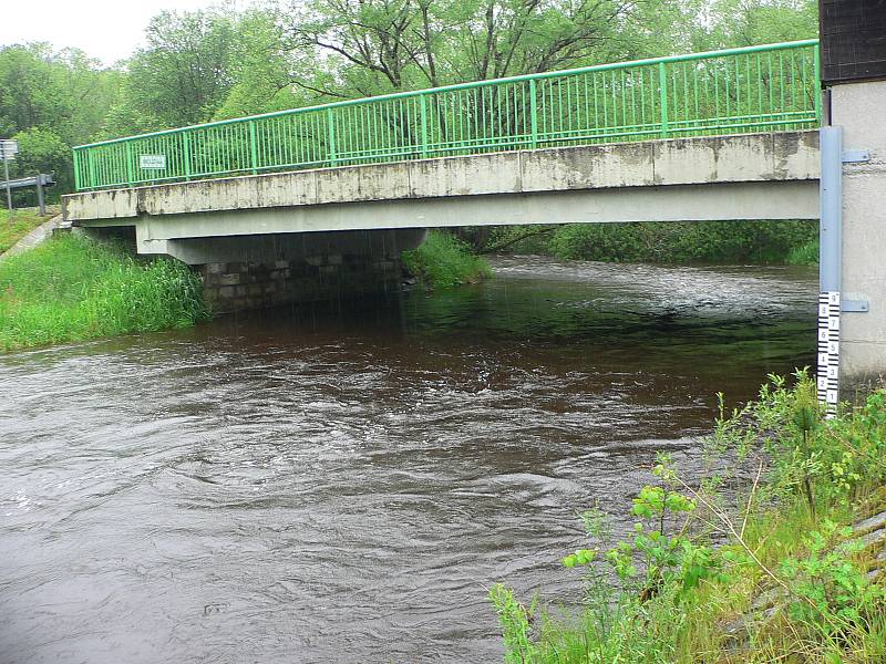 Rozvodněná Vltava v Lenoře.