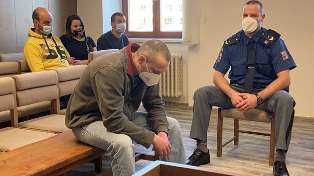 Muž obžalovaný z vraždy těhotné ženy před českobudějovickým krajským soudem.