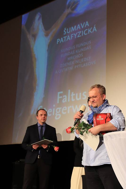 Slavnostní galavečer a vyhlášení cen Festivalu Šumava Litera ve Vimperku. Foto: Leoš Russ