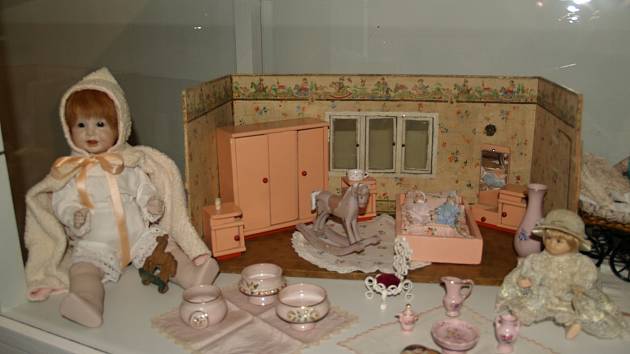 Výstavu Kde bydlí panenky můžete navštívit v Prachatickém muzeu.