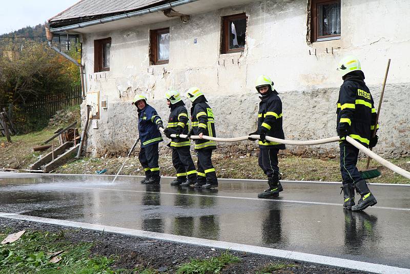 Výbuch v Lenoře zdemoloval obytný dům. Foto: Deník/Stanislav Falář