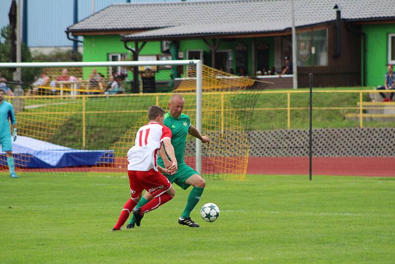 Fotbalová A třída: Prachatice - Semice 2:4.