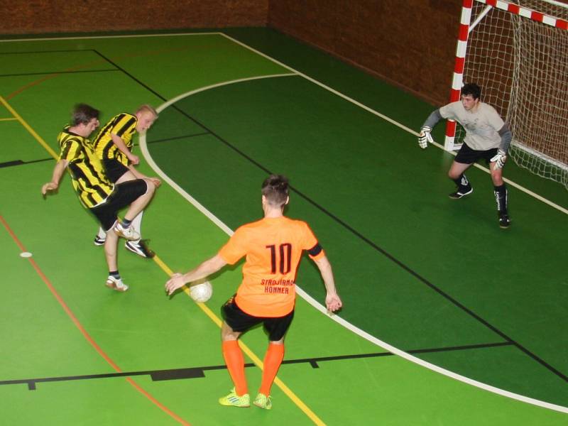 V sobotu 17. ledna se ve sportovní hale v Prachaticích odehrály zápasy krajského finále Českého poháru futsal sálové kopané. Foto z utkání Norton – Strojírna Honner ČB.