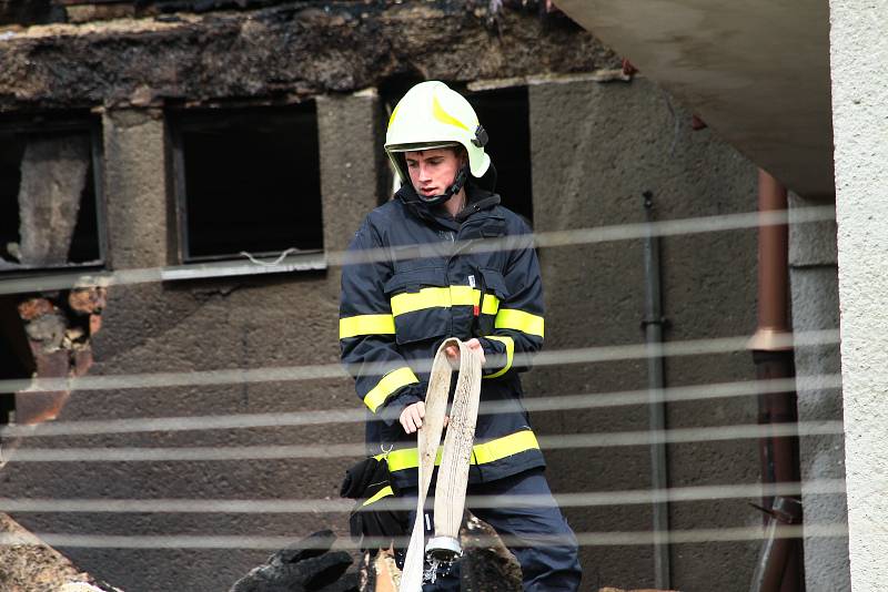 Výbuch v Lenoře zdemoloval obytný dům. Foto: Deník/Stanislav Falář