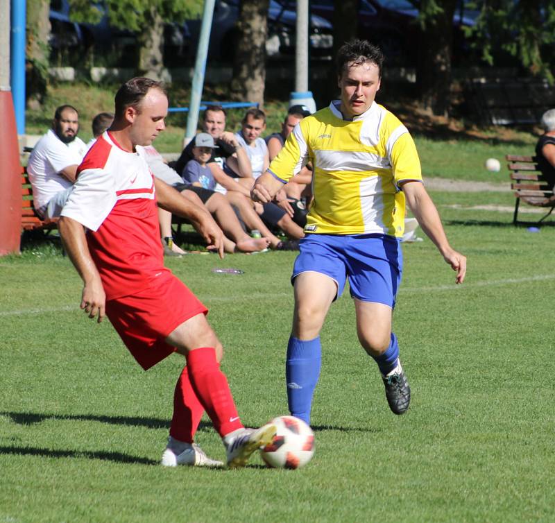 Fotbalový OP Prachaticka: Vlachovo Březí - Lhenice B 2:1.