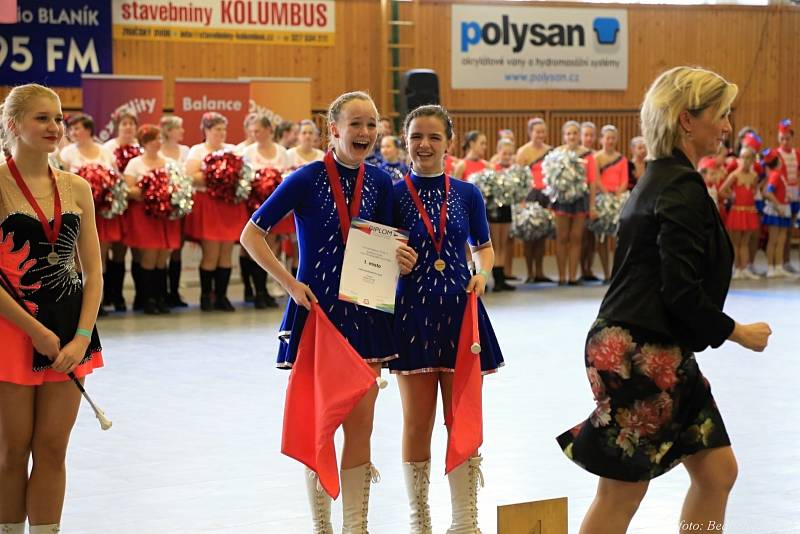 Sezona začala mažoretkám o víkendu ve Zruči nad Sázavou. A ty Vimperské přivezly hned několik cenných kovů.