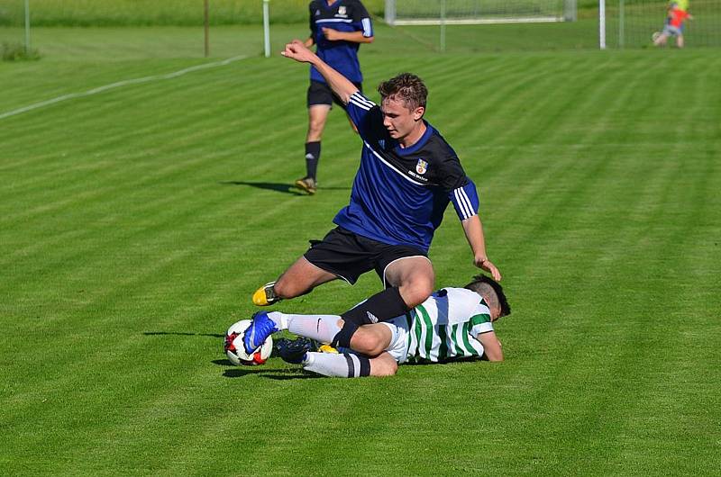 Vacovští fotbalisté hráli hodinu v oslabení a lídrovi tabulky z Dražic podlehli 1:4.