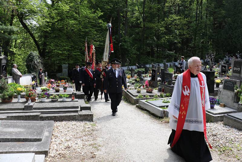 Svatojánská slavnost ve Lhenicích.