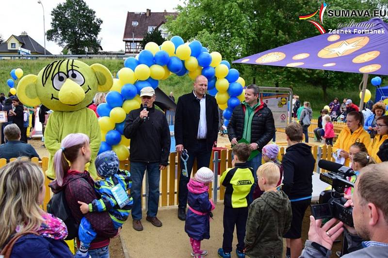 Vimperské děti mají nové Rákosníčkovo hřiště.