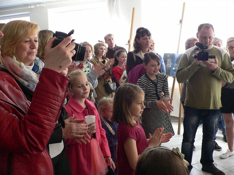Ve Vimperku vystavují žáci Základní umělecké školy a studenti Akademie umění.