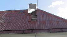 Střecha Obecního úřadu v Lenoře.