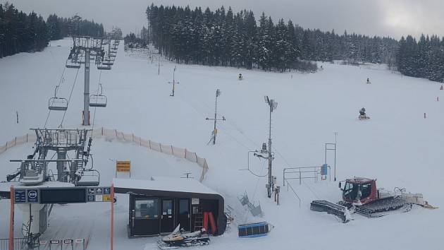 Sjezdovka Kobyla na Zadově čeká na první letošní lyžaře.