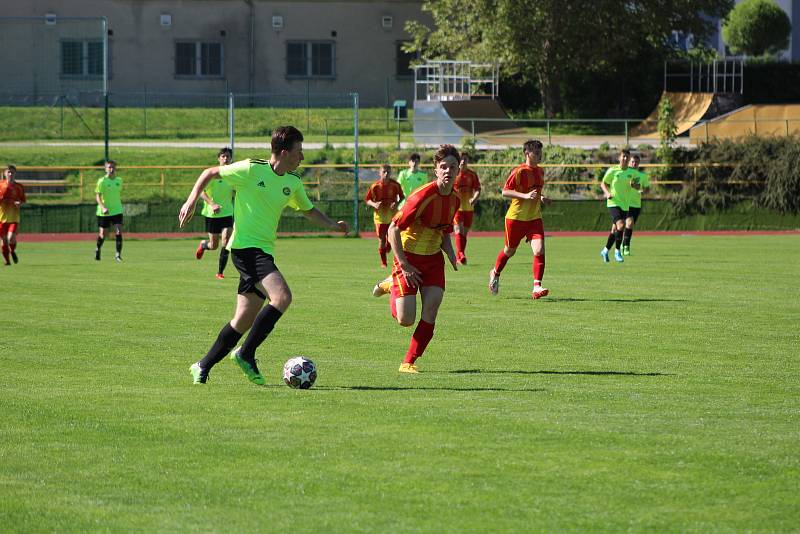 KP staršího dorostu: Tatran Prachatice - Meteor Tábor 5:1 (4:1).