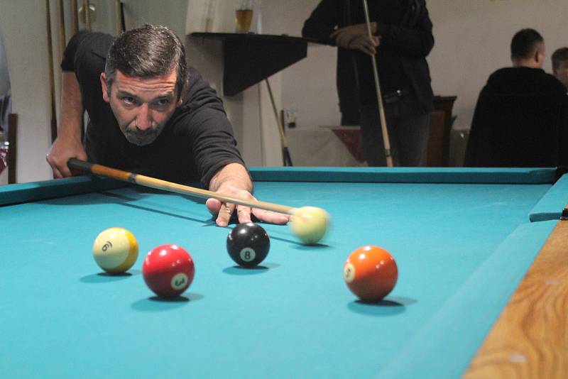 Kulečníkáři se sešli v prachatickém Baru v Koutě při tradičním turnaji 9ball.