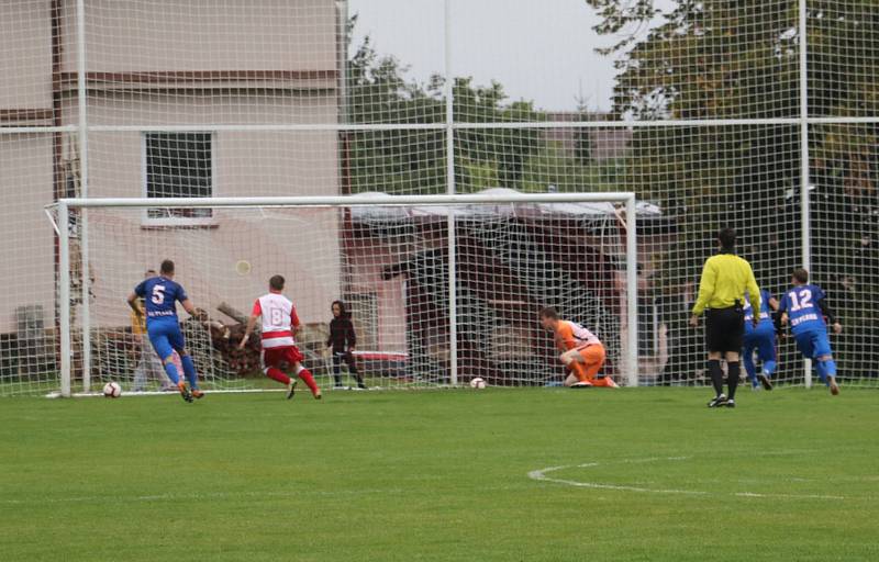 Fotbalová A třída: Lhenice - Planá u ČB 1:0.