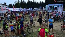 Bikeři zdolávali 21. Šumavský MTB maraton. Foto: Zdeněk Formánek