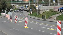 Řidiči by měli být ve Vimperku opatrní. Pod viaduktem v ulici Sklářská je na zhruba třech stech metrech vozovka zúžena.