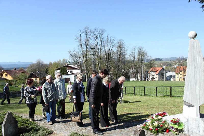 Konec II. sv. války si ve Volarech připomněli při pietním aktu. 