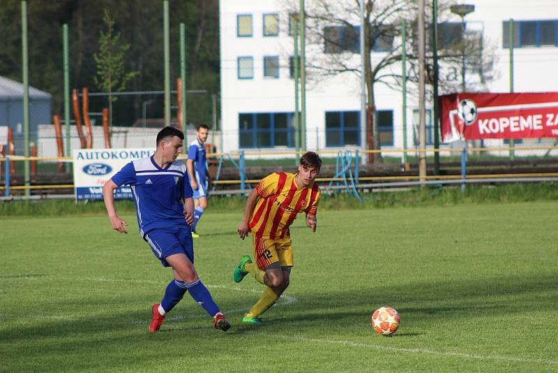 Čkyňští fotbalisté se po dlouhé pauze vrátili na zelený pažit.