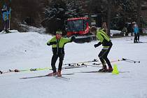 Starší žactvo Fischer Ski klubu Šumava se připravuje na Vodníku.
