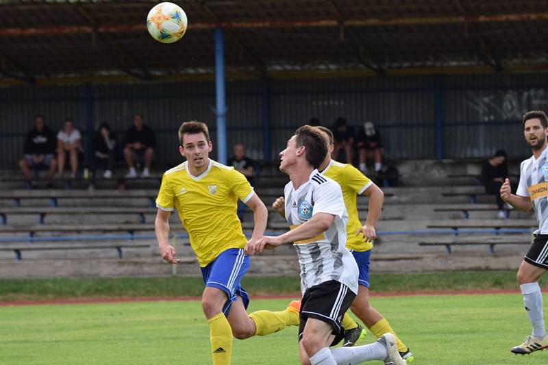 Fotbalová příprava: Šumavan Vimperk - Znakon Sousedovice 1:5 (0:2).