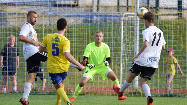 Fotbalová příprava: Šumavan Vimperk - Znakon Sousedovice 1:5 (0:2).