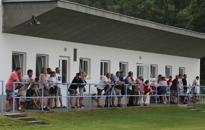 Fotbalový okres: Husinec - Strunkovice B 4:2.