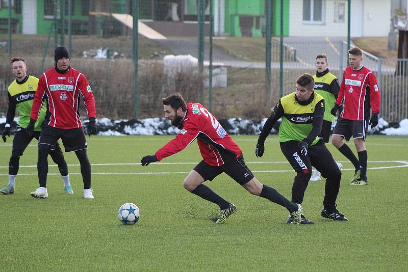 Přípravný fotbal: Prachatice - Osek 3:4.