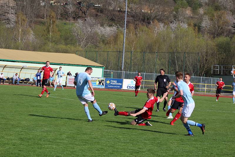 Fotbalové fanoušky čeká o víkendu opět bohatý sportovní program.