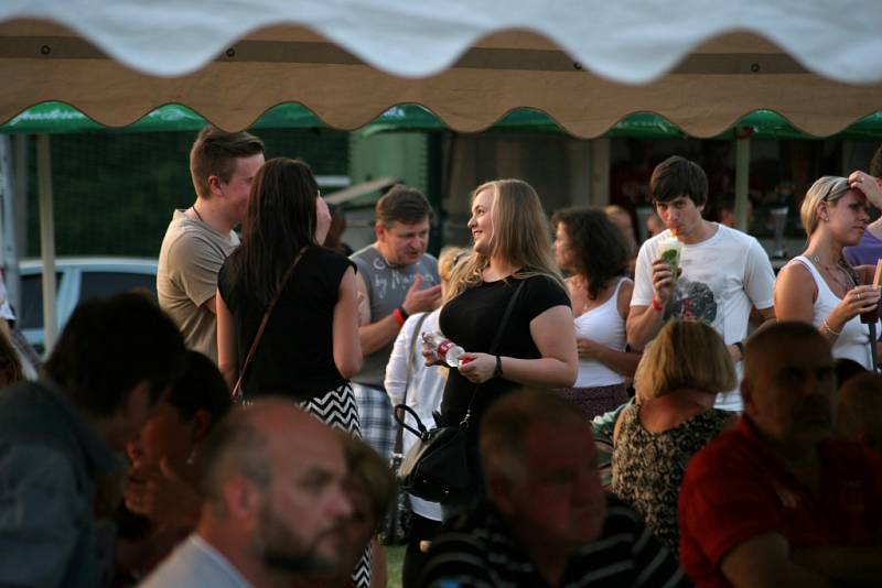 Areál Slavoje Husinec patří obvykle sportu, tentokrát se stal zázemím pro dvoudenní festival v rámci Husových oslav.