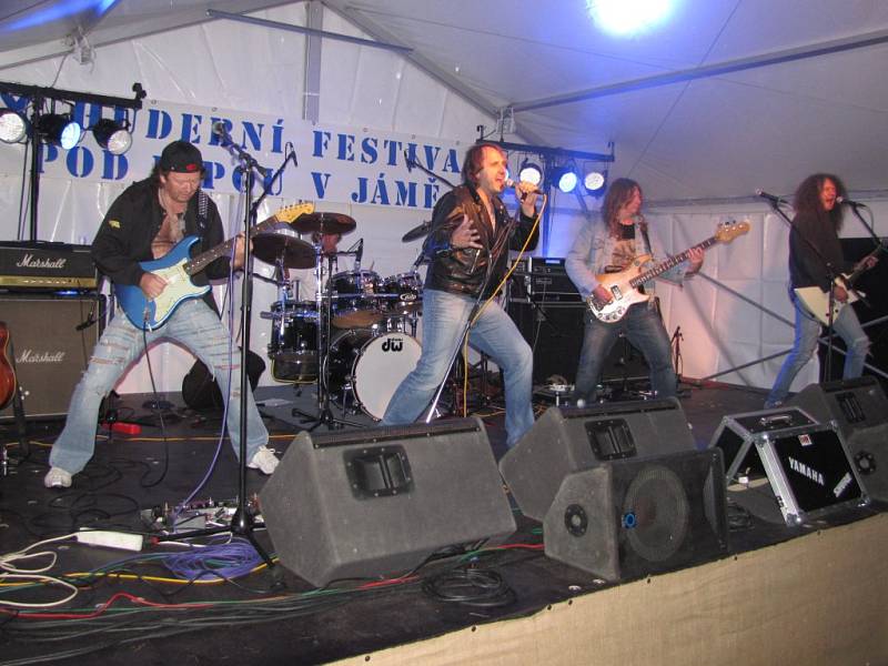 Víkend patřil v Jámě desátému Hudebnímu festivalu pod lípou. 