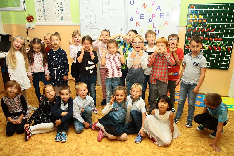 První A třída v Základní škole v ulici Zlatá stezka v Prachaticích.