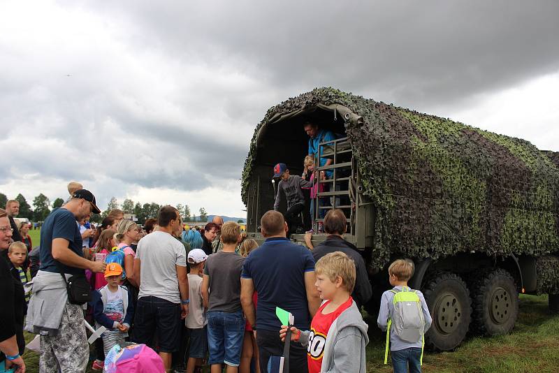 Letecký den ve Strunkovicích je vždy zárukou skvělé podívané. Foto z uplynulých ročníků akce.